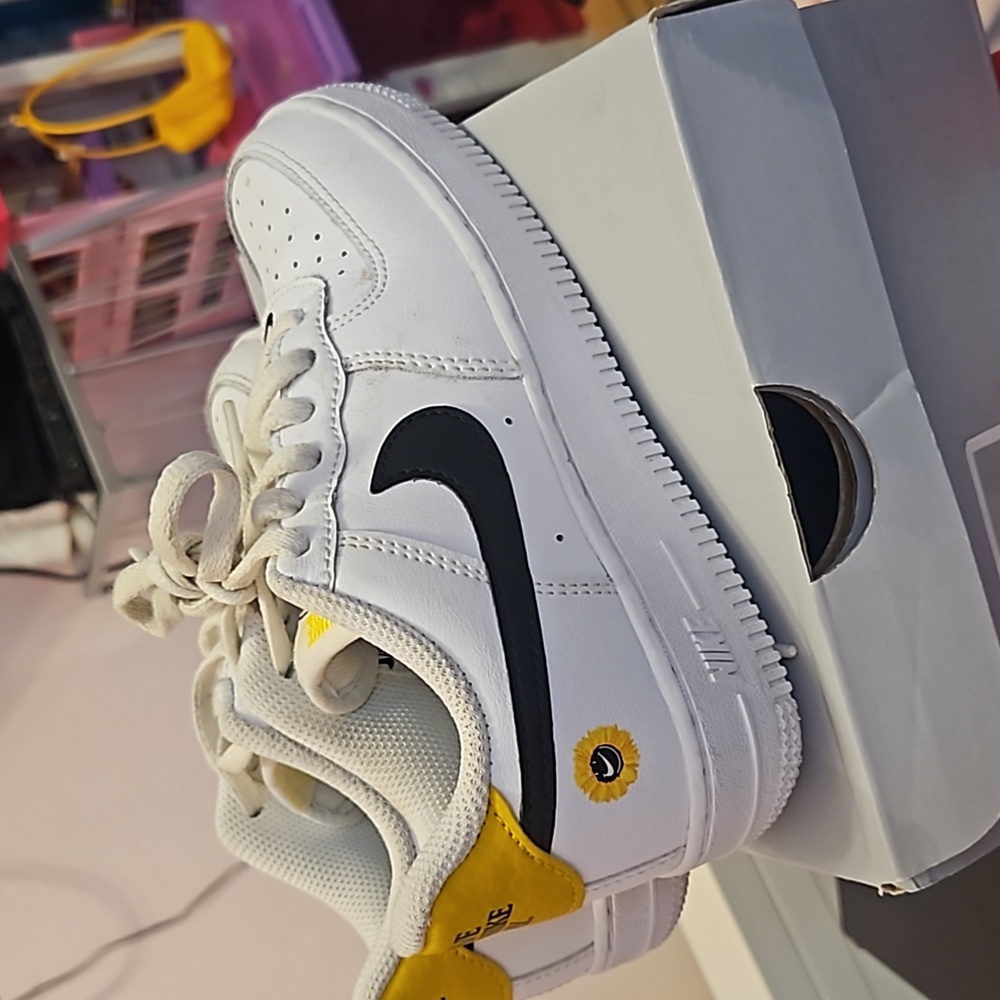 NIKE AIR FORCE SZ 1Y